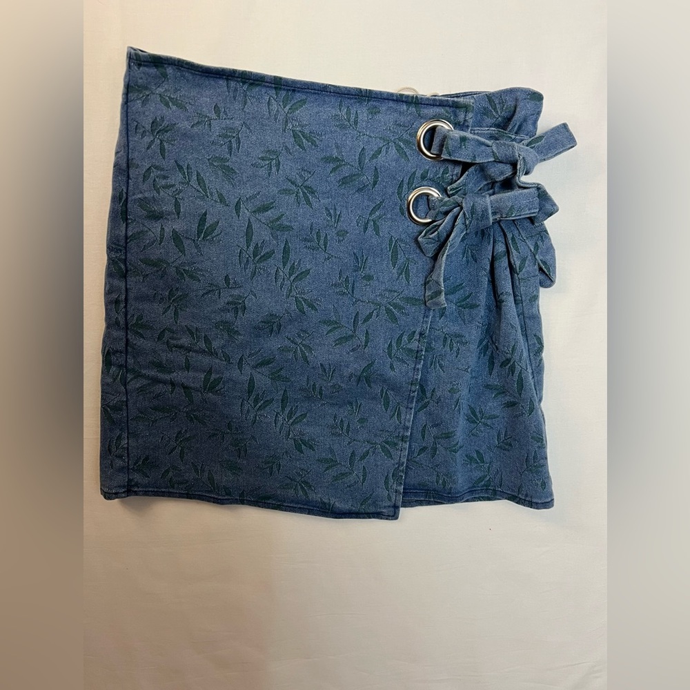 Denim Blue/Green Mini Skirt Size Medium